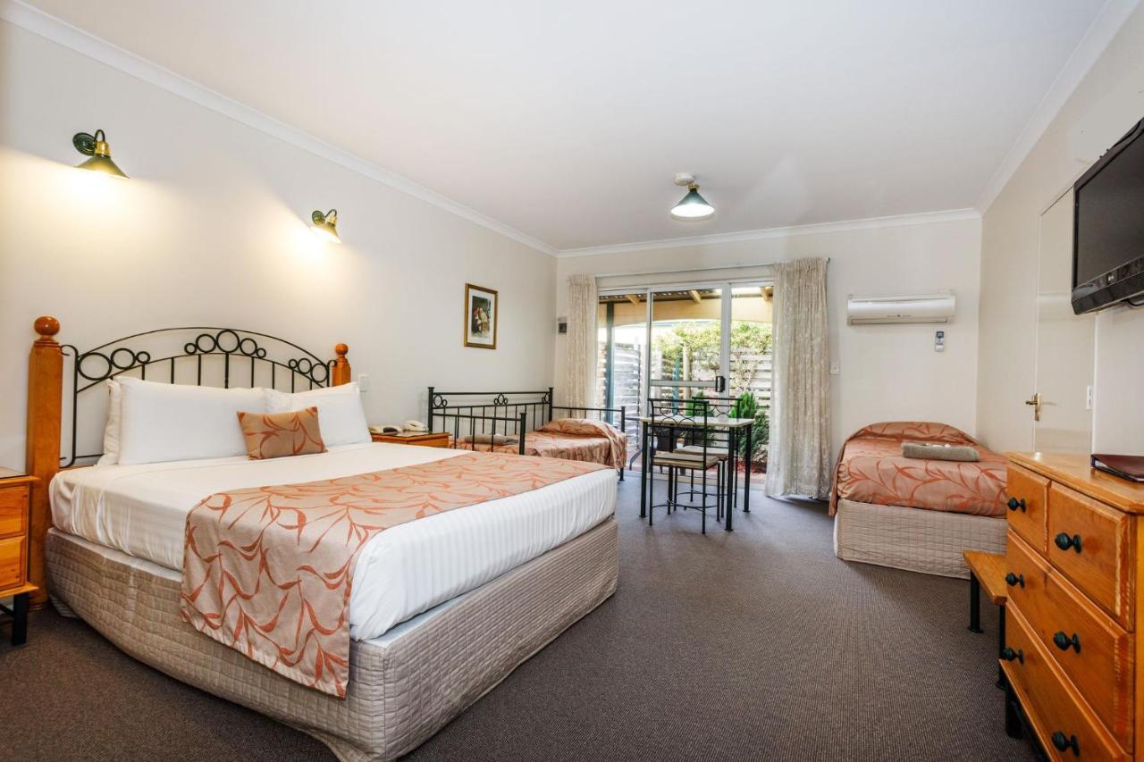 Hotel Nelsons Of Bridgetown Extérieur photo